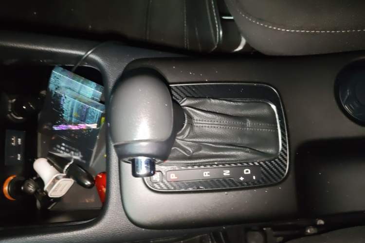 Used Kia K3 2013 1.6L Automatic GLS Gear Lever