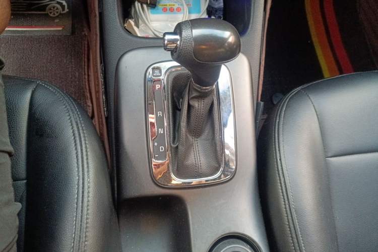 Used Kia K3 2013 1.6L Automatic GL Gear Lever