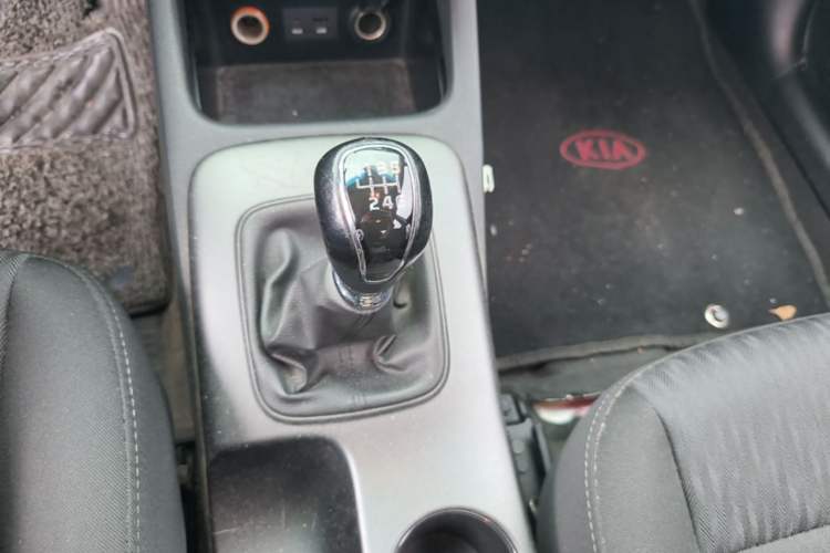 Used Kia K3 2013 1.6L Manual GLS Gear Lever