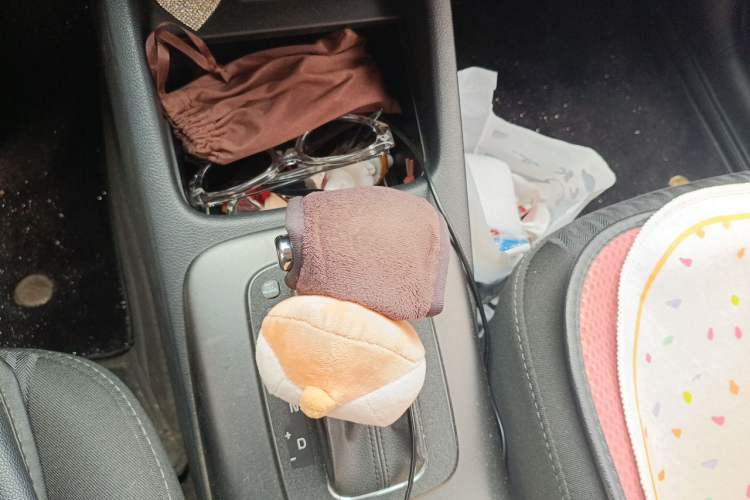 Used Kia K3 2013 1.6L Automatic GLS Gear Lever