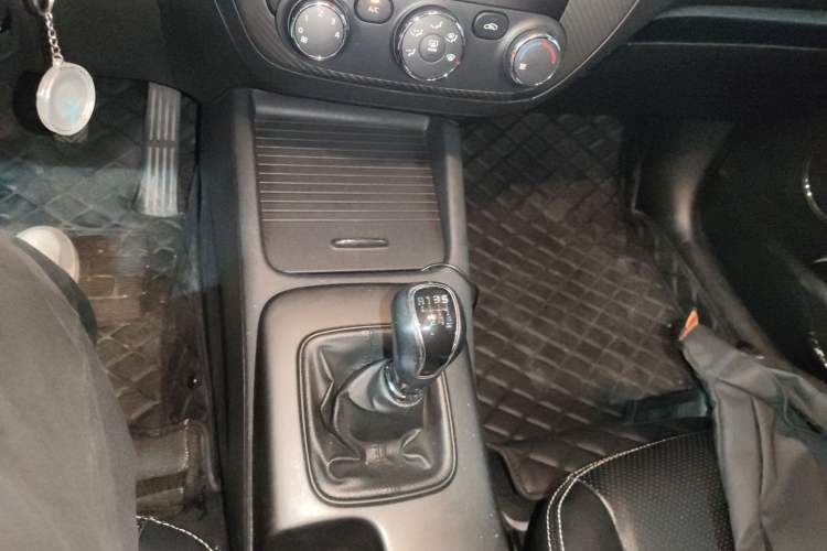 Used Kia K3 2013 1.6L Manual GLS Gear Lever