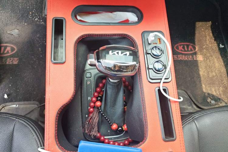 Used Kia K3 2013 1.6L Automatic GLS Gear Lever