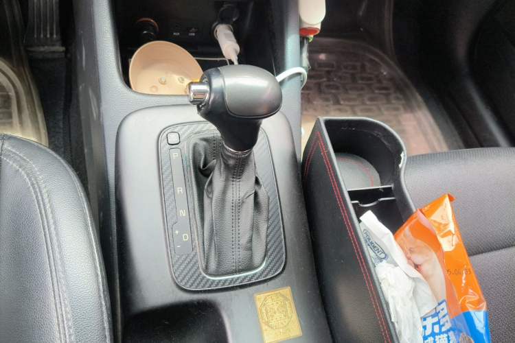 Used Kia K3 2013 1.6L Automatic DLX Gear Lever