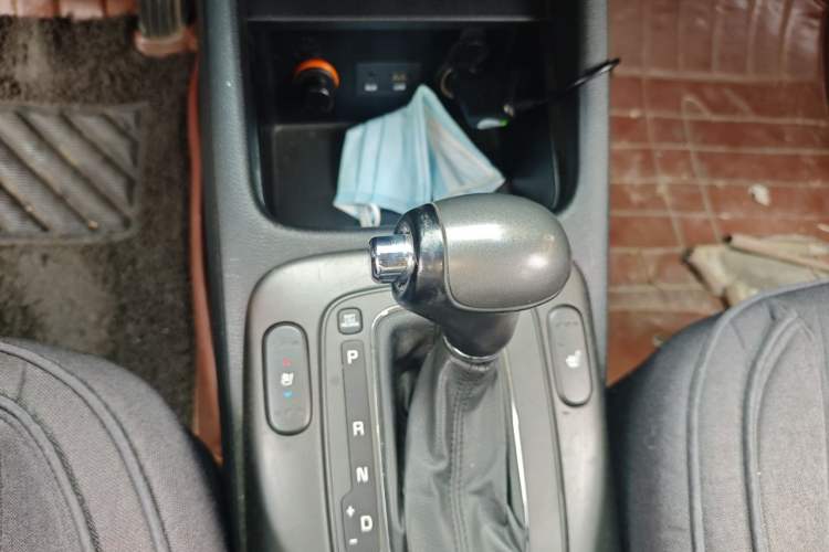 Used Kia K3 2013 1.6L Automatic Premium Gear Lever