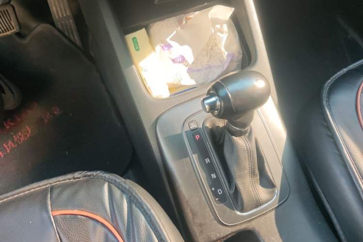 Used Kia K3 2013 1.6L Automatic GLS Gear Lever