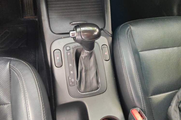 Used Kia K3 2013 1.6L Automatic Premium Gear Lever
