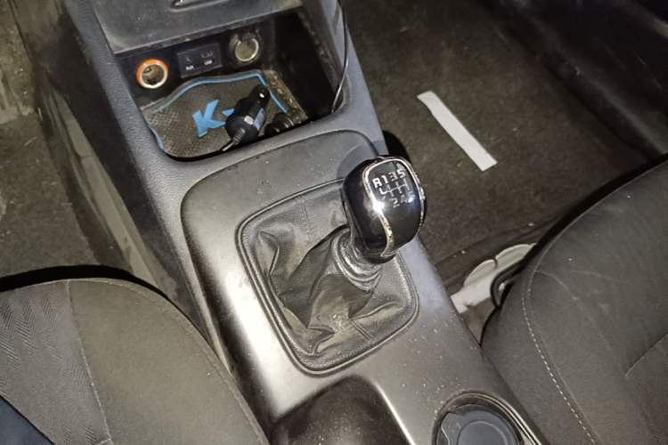 Used Kia K3 2013 1.6L Manual GLS Gear Lever