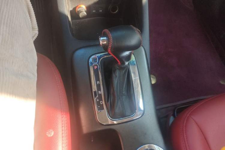 Used Kia K3 2013 1.6L Automatic GLS Gear Lever