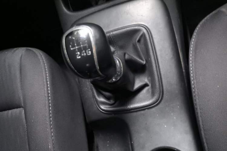 Used Kia K3 2013 1.6L Manual GLS Gear Lever