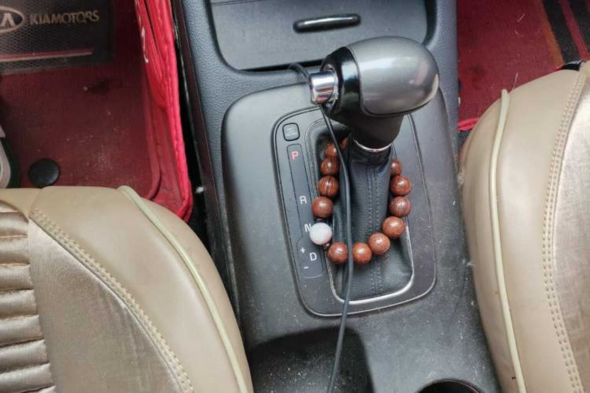 Used Kia K3 2013 1.6L Automatic GLS Gear Lever