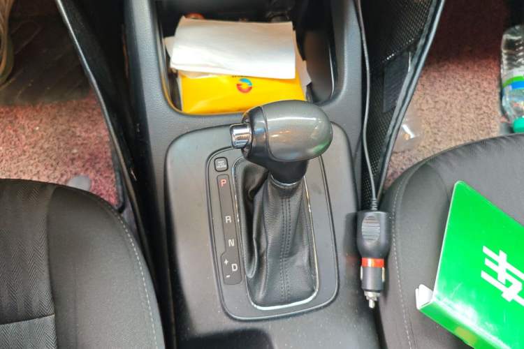 Used Kia K3 2013 1.6L Automatic GLS Gear Lever