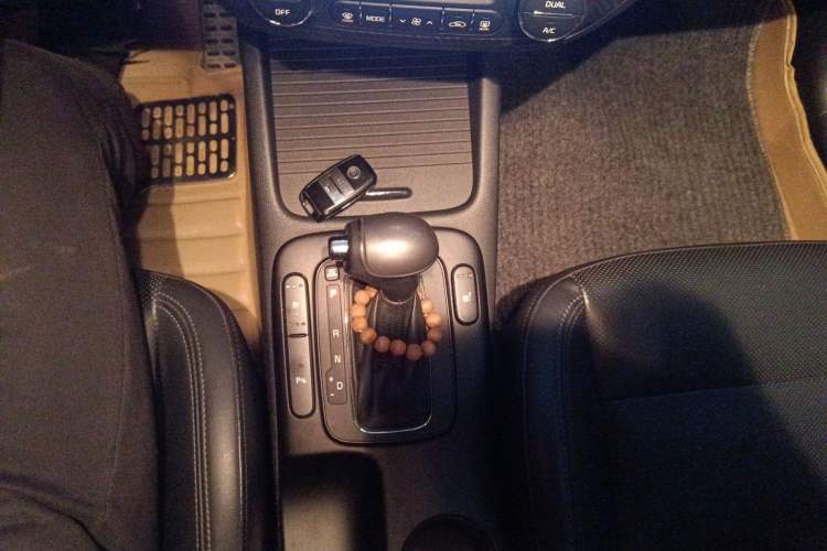 Used Kia K3 2013 1.8L Automatic Premium Gear Lever