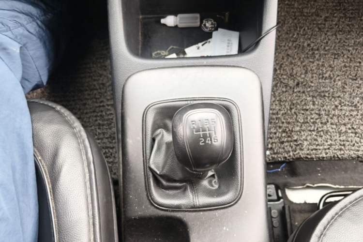 Used Kia K3 2013 1.6L Manual GL Gear Lever