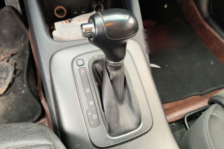Used Kia K3 2013 1.6L Automatic GLS Gear Lever