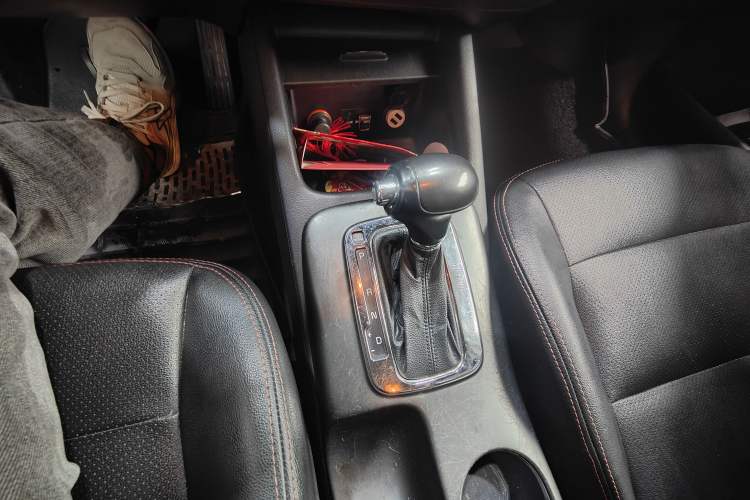 Used Kia K3 2013 1.6L Automatic GLS Gear Lever