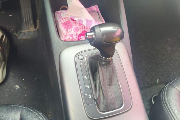 Used Kia K3 2013 1.6L Automatic GL Gear Lever