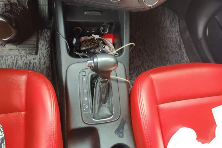 Used Kia K3 2013 1.6L Automatic GLS Gear Lever
