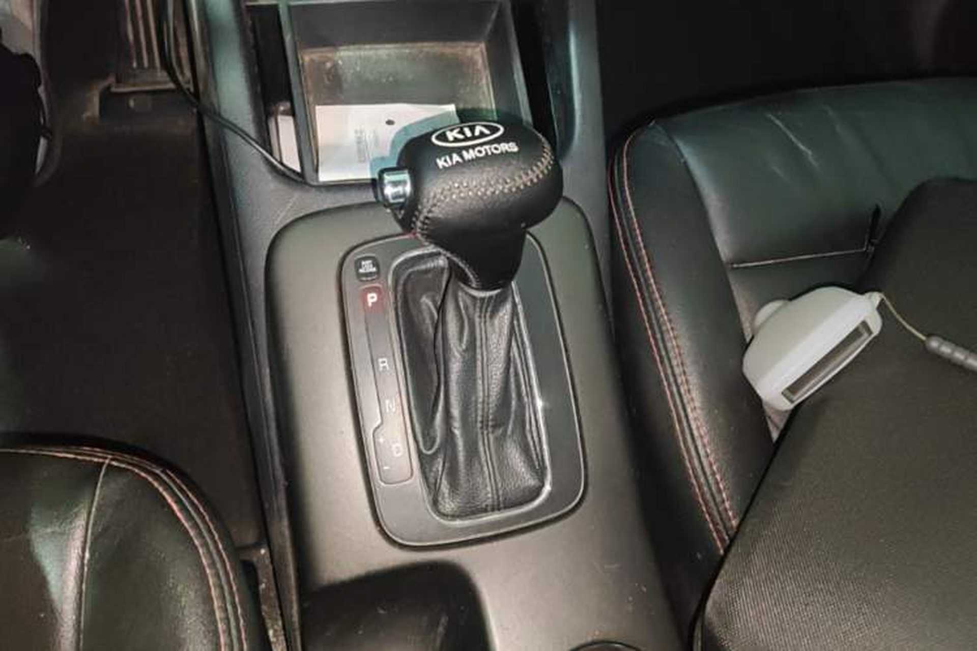 Used Kia K3 2013 1.6L Automatic GLS Gear Lever
