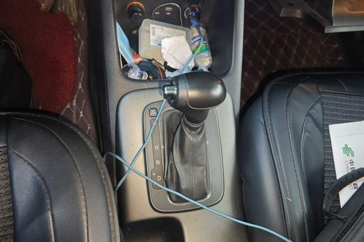 Used Kia K3 2013 1.6L Automatic GL Gear Lever