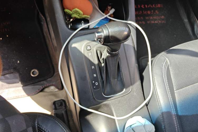 Used Kia K3 2013 1.6L Automatic DLX Gear Lever