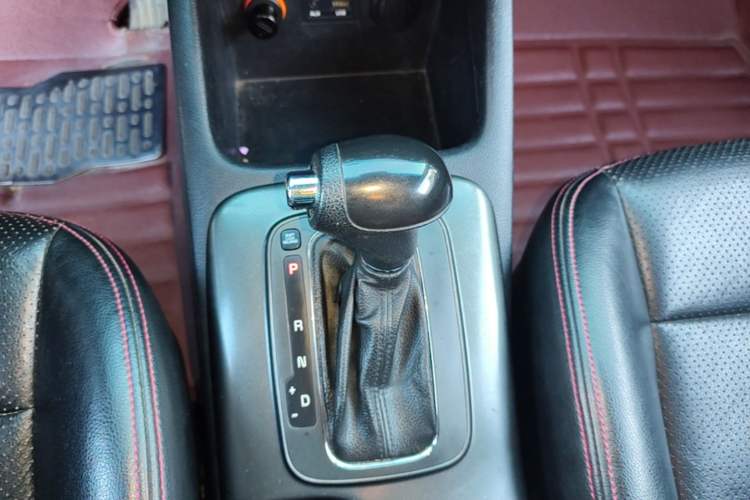 Used Kia K3 2013 1.6L Automatic GL Gear Lever