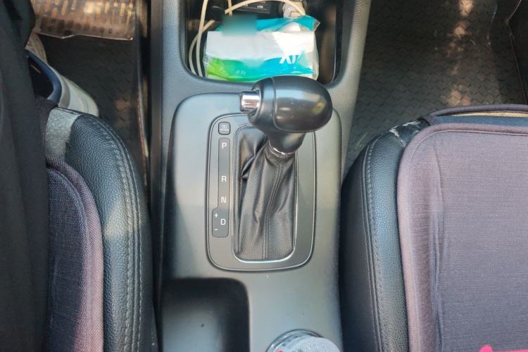 Used Kia K3 2013 1.6L Automatic GLS Gear Lever