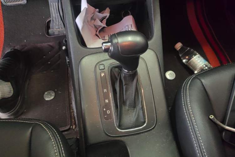 Used Kia K3 2013 1.6L Automatic GLS Gear Lever
