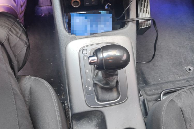 Used Kia K3 2013 1.6L Automatic GLS Gear Lever