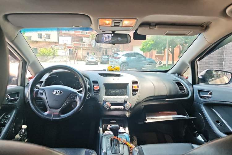 Used Kia K3 2013 1.6L Automatic DLX Headliner