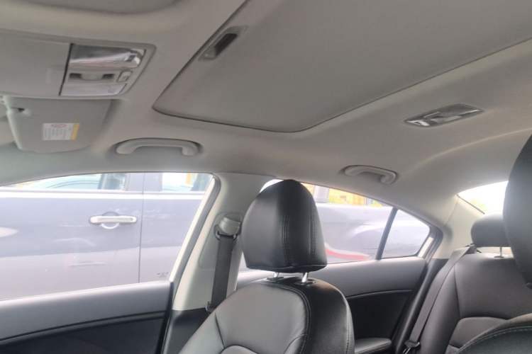 Used Kia K3 2013 1.6L Automatic GLS Headliner