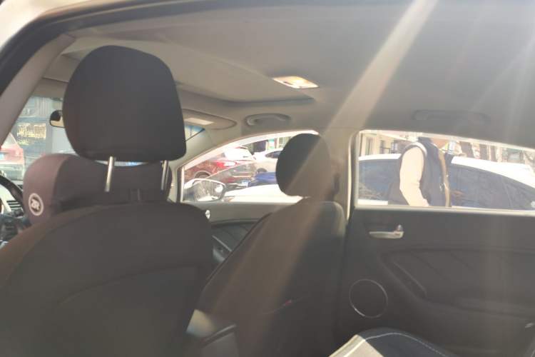 Used Kia K3 2013 1.6L Manual GLS Headliner