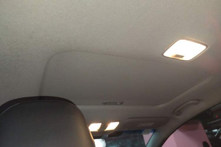 Used Kia K3 2013 1.6L Automatic DLX Headliner