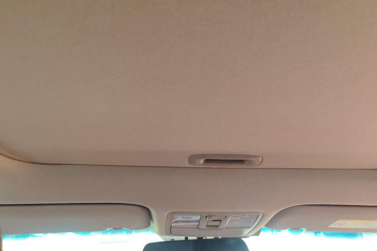Used Kia K3 2013 1.6L Automatic GLS Headliner
