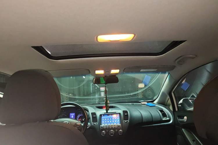 Used Kia K3 2013 1.6L Automatic GLS Headliner