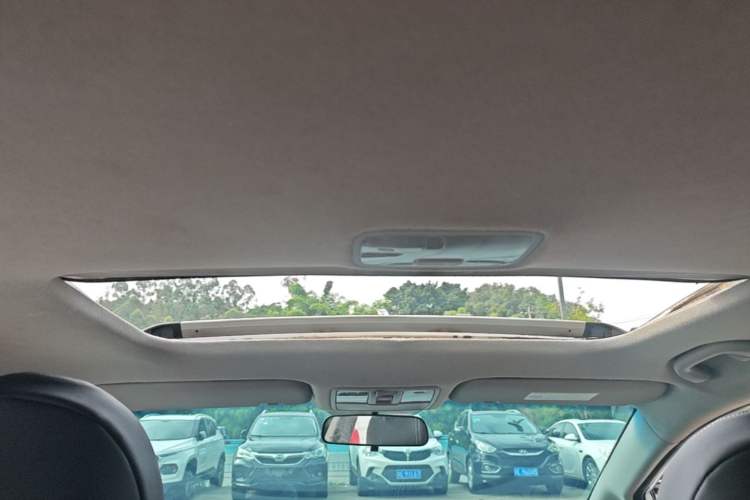 Used Kia K3 2013 1.6L Automatic GLS Headliner