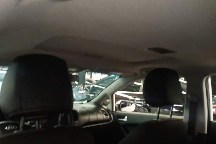 Used Kia K3 2013 1.6L Manual GLS Headliner