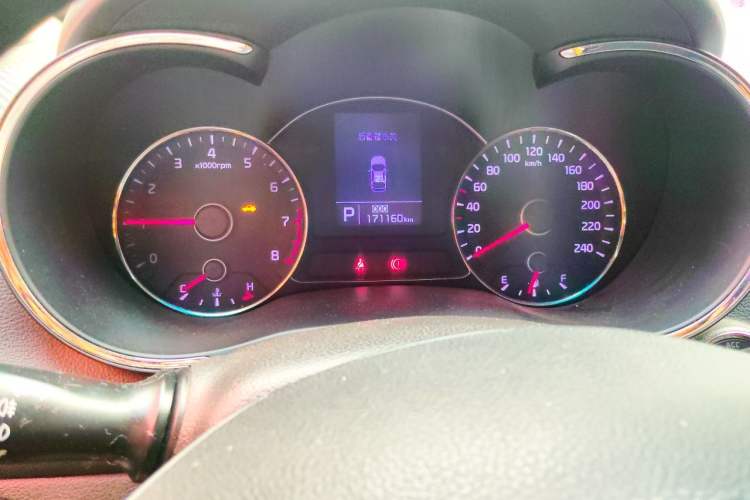 Used Kia K3 2013 1.6L Automatic DLX Instrument Cluster