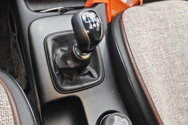 Used Kia K3 2013 1.6L Manual GLS Interior 8