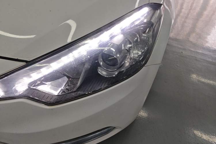 Used Kia K3 2013 1.6L Manual GLS Left Front Headlight