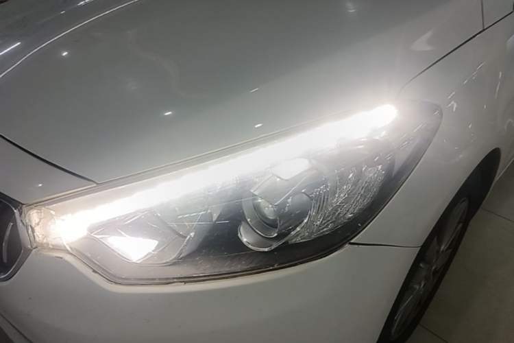Used Kia K3 2013 1.6L Automatic DLX Left Front Headlight