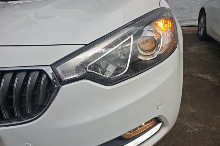 Used Kia K3 2013 1.6L Automatic GLS Left Front Headlight