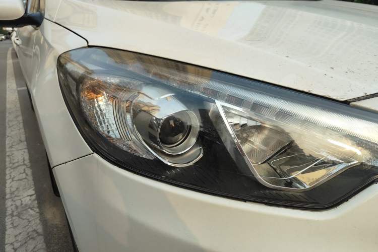 Used Kia K3 2013 1.6L Manual GLS Right Front Headlight