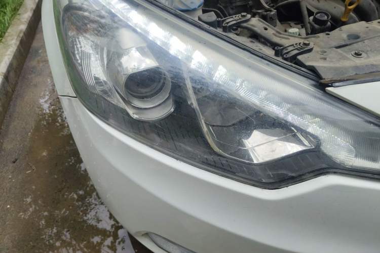 Used Kia K3 2013 1.6L Automatic GLS Right Front Headlight
