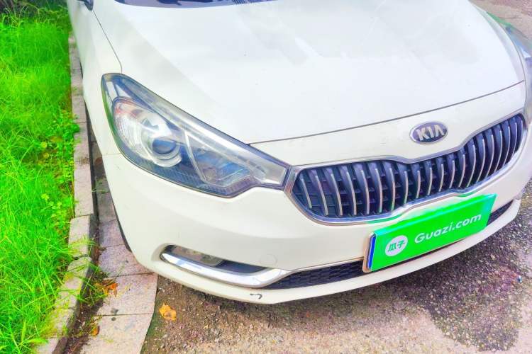 Used Kia K3 2013 1.6L Automatic DLX Right Front Headlight