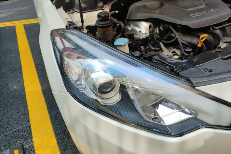 Used Kia K3 2013 1.6L Automatic GL Right Front Headlight