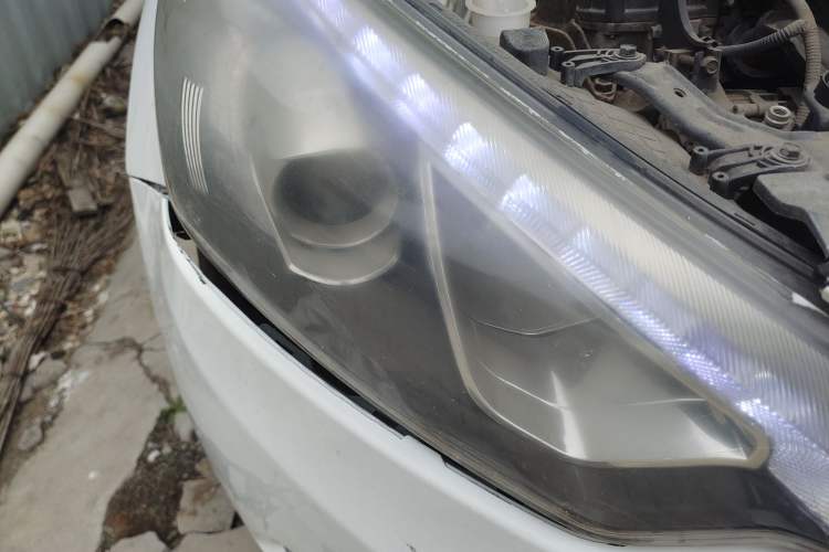 Used Kia K3 2013 1.6L Manual GLS Right Front Headlight