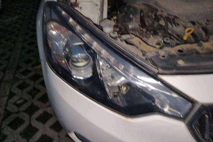 Used Kia K3 2013 1.6L Manual GLS Right Front Headlight