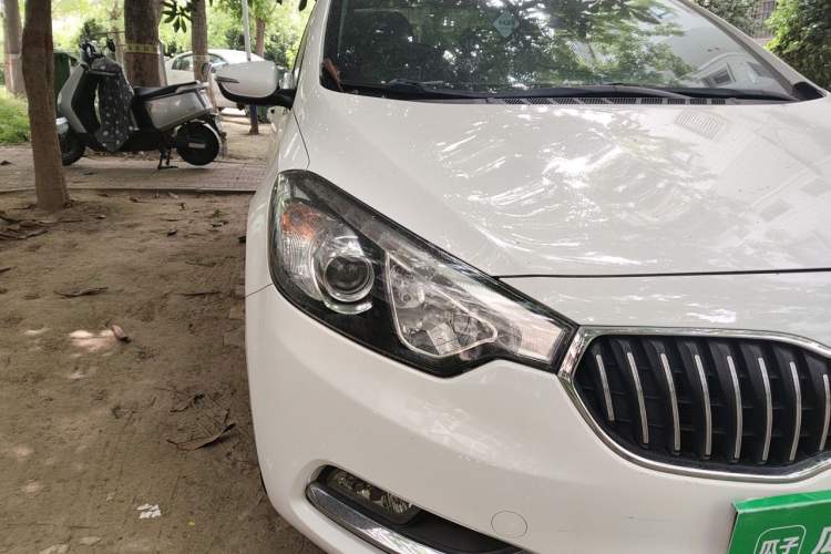 Used Kia K3 2013 1.6L Automatic GLS Right Front Headlight