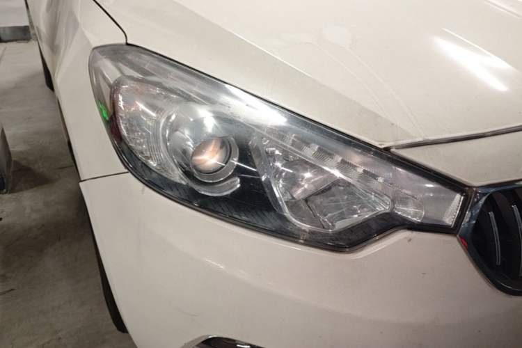 Used Kia K3 2013 1.6L Automatic GLS Right Front Headlight
