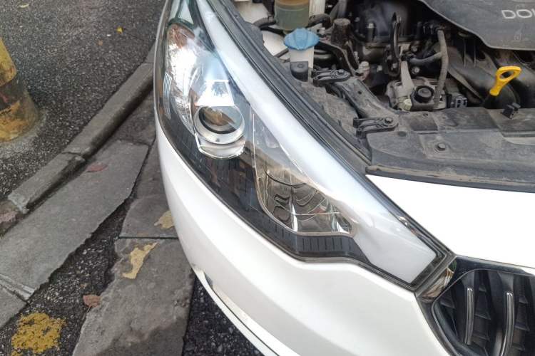 Used Kia K3 2013 1.6L Automatic GL Right Front Headlight